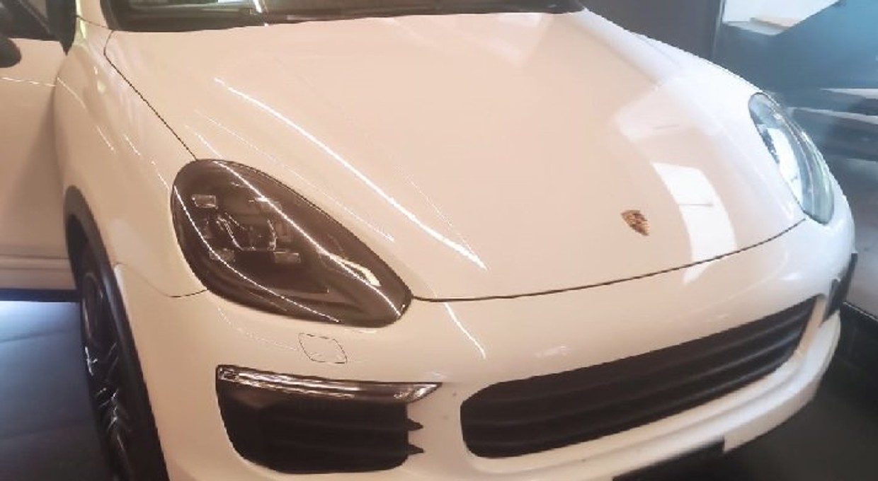 Rozbijali się luksusowymi autami. Dosłownie. Zostali aresztowani