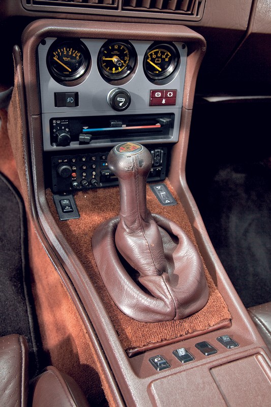 Porsche 944
