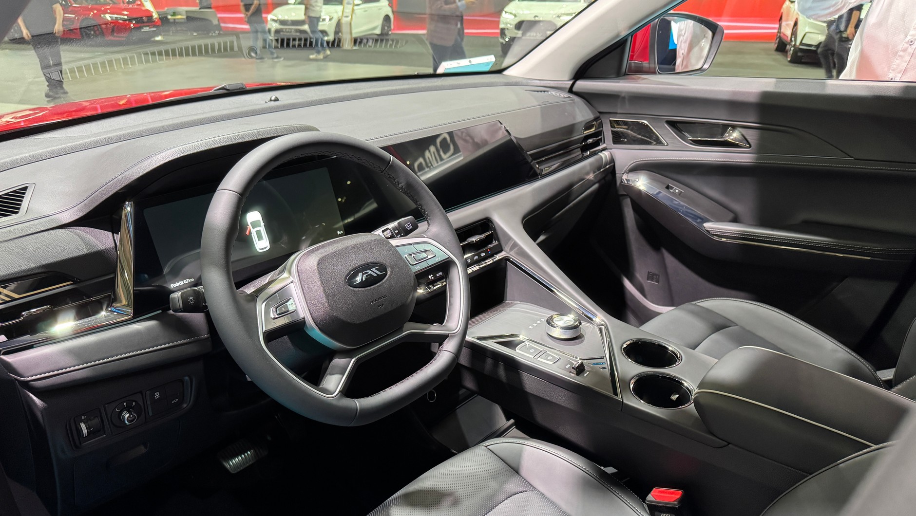 JAC na Poznań Motor Show 2025