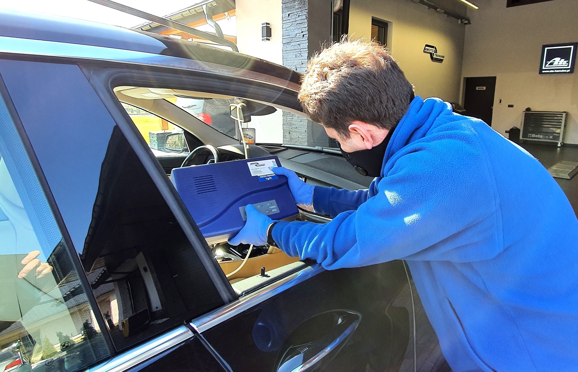 Ozonowanie wnętrza jest skuteczną metodą unieszkodliwiania wirusów