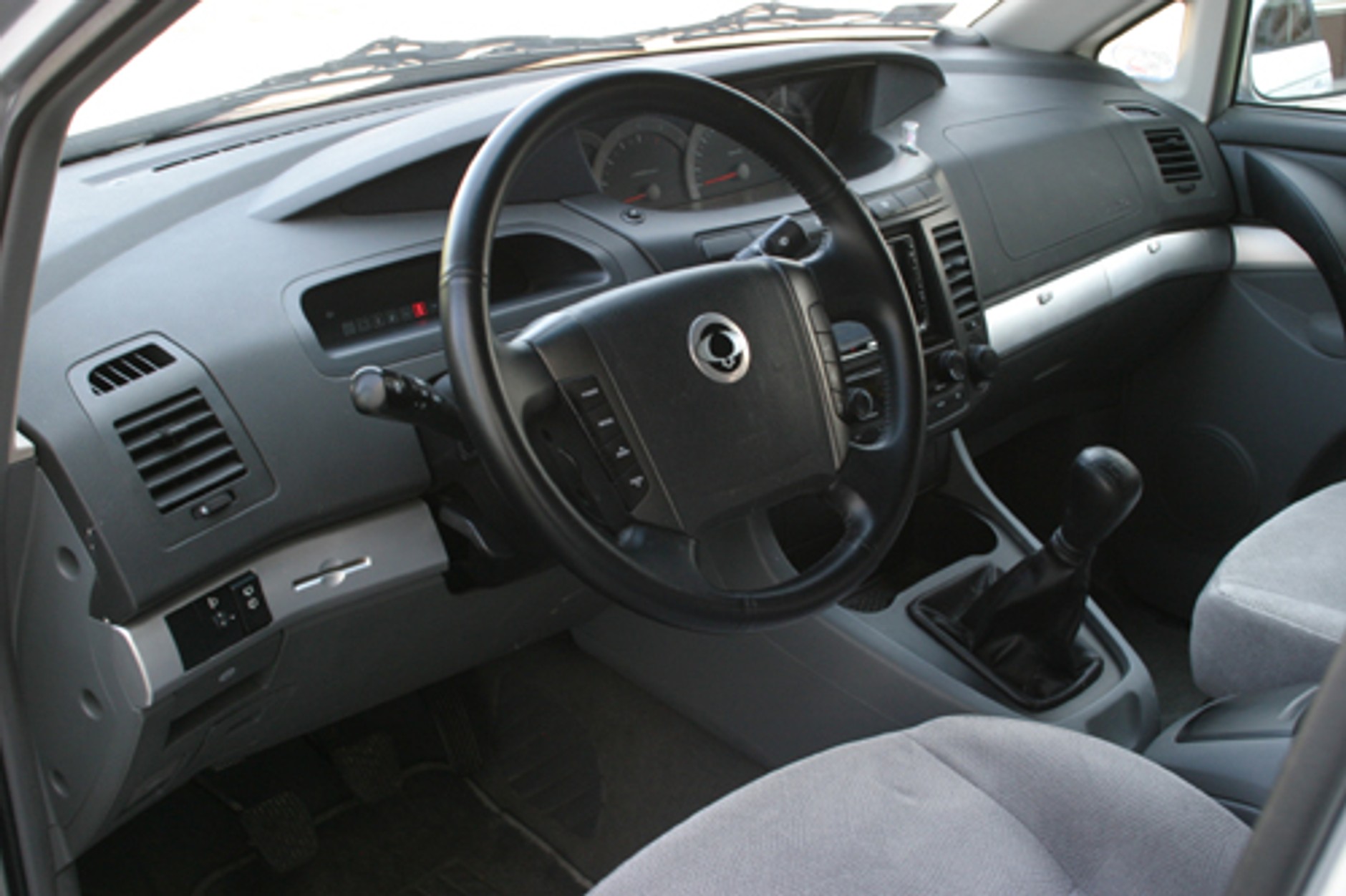 Ssangyong Rodius - Wersja "oszczędnościowa"