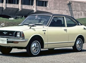 Toyota świętuje 50-lecie Corolli na rajdzie aut zabytkowych The Great Race