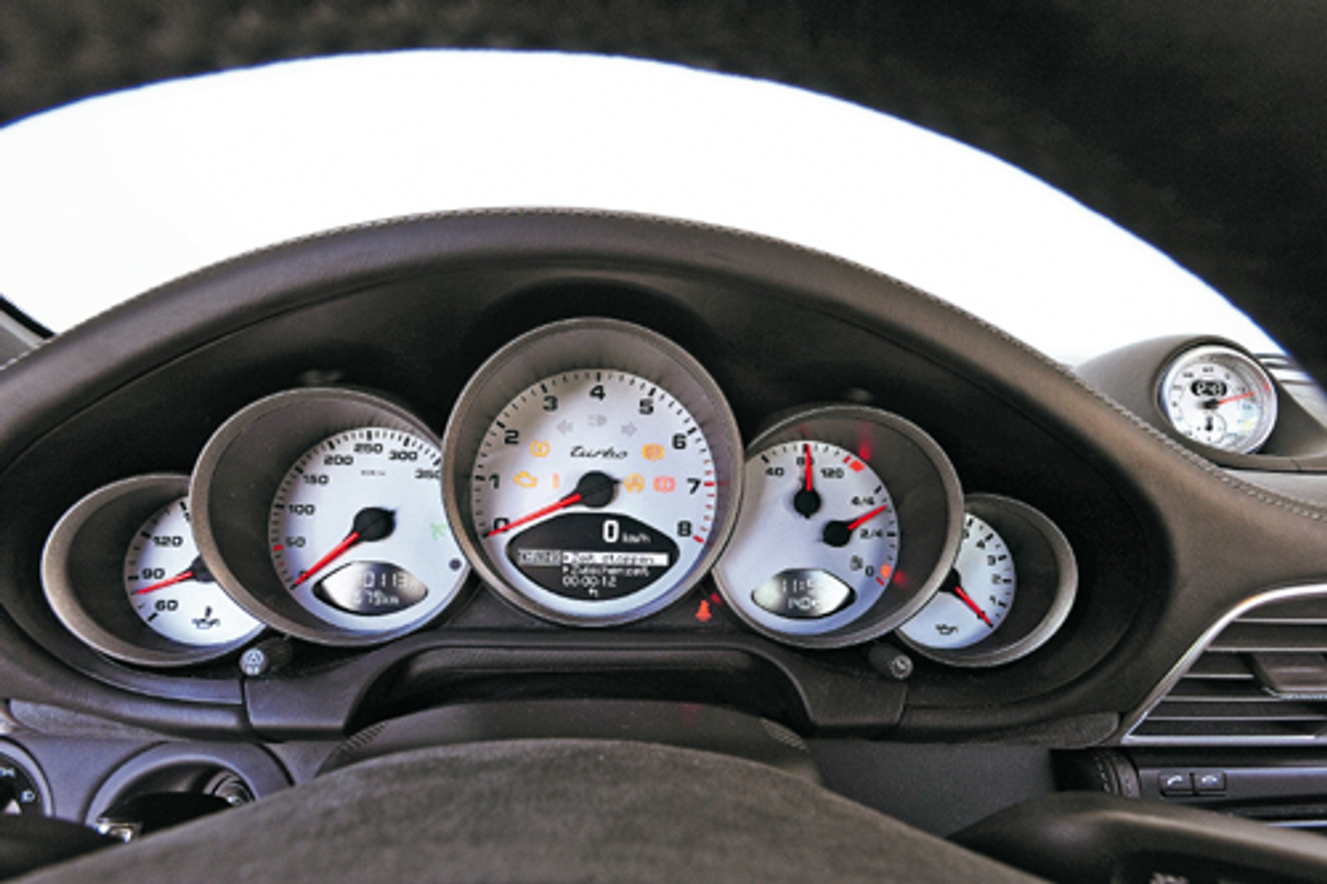 Nissan GT-R staje do walki z Audi R8 v10 i Porsche 911 Turbo. Test aut sportowych: Samuraj kontra niemieccy wojownicy