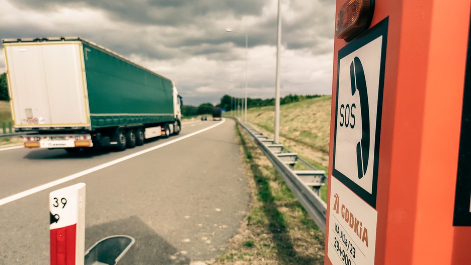 System łączności alarmowej autostrady A1 i A4