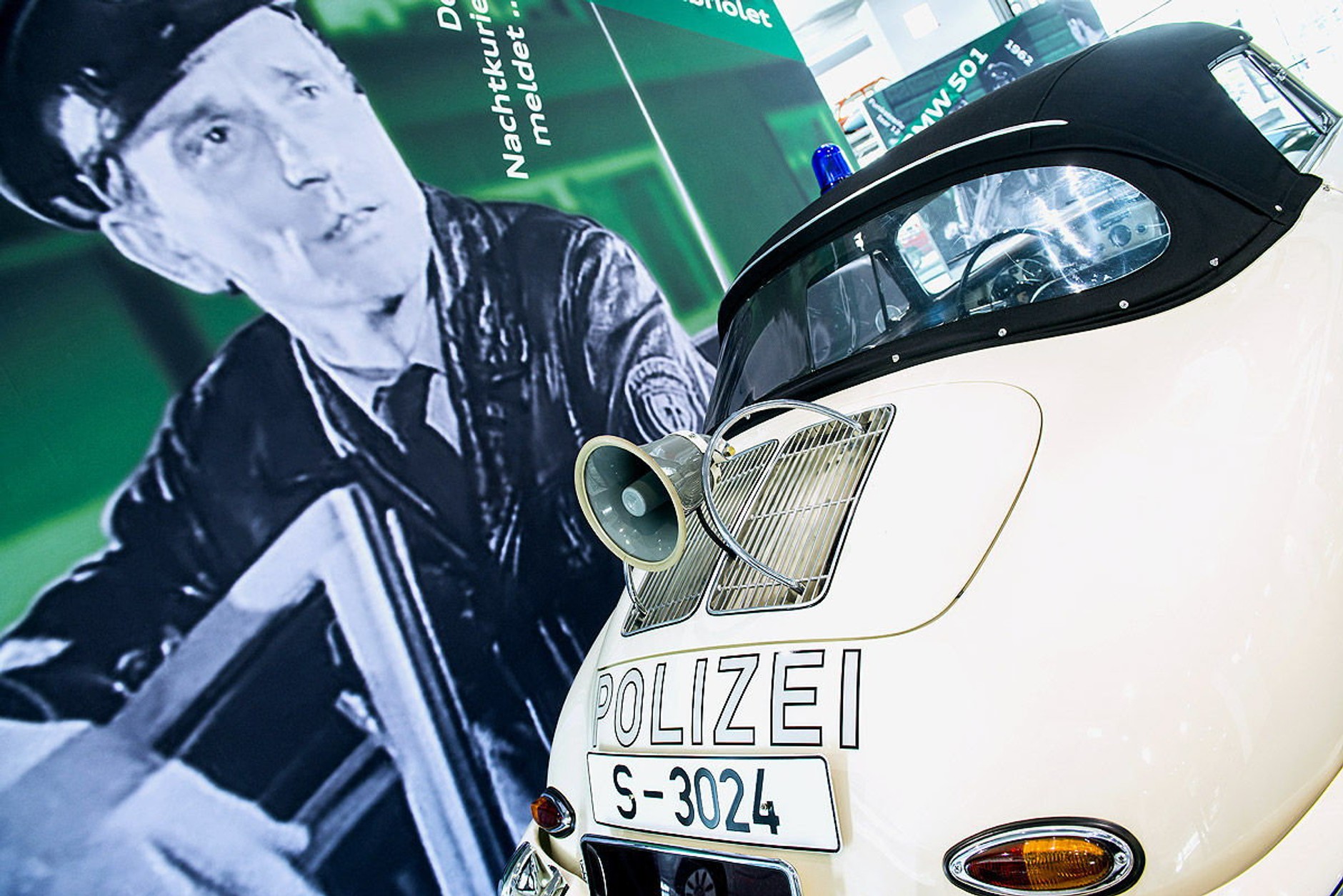 Te auta ścigały piratów drogowych