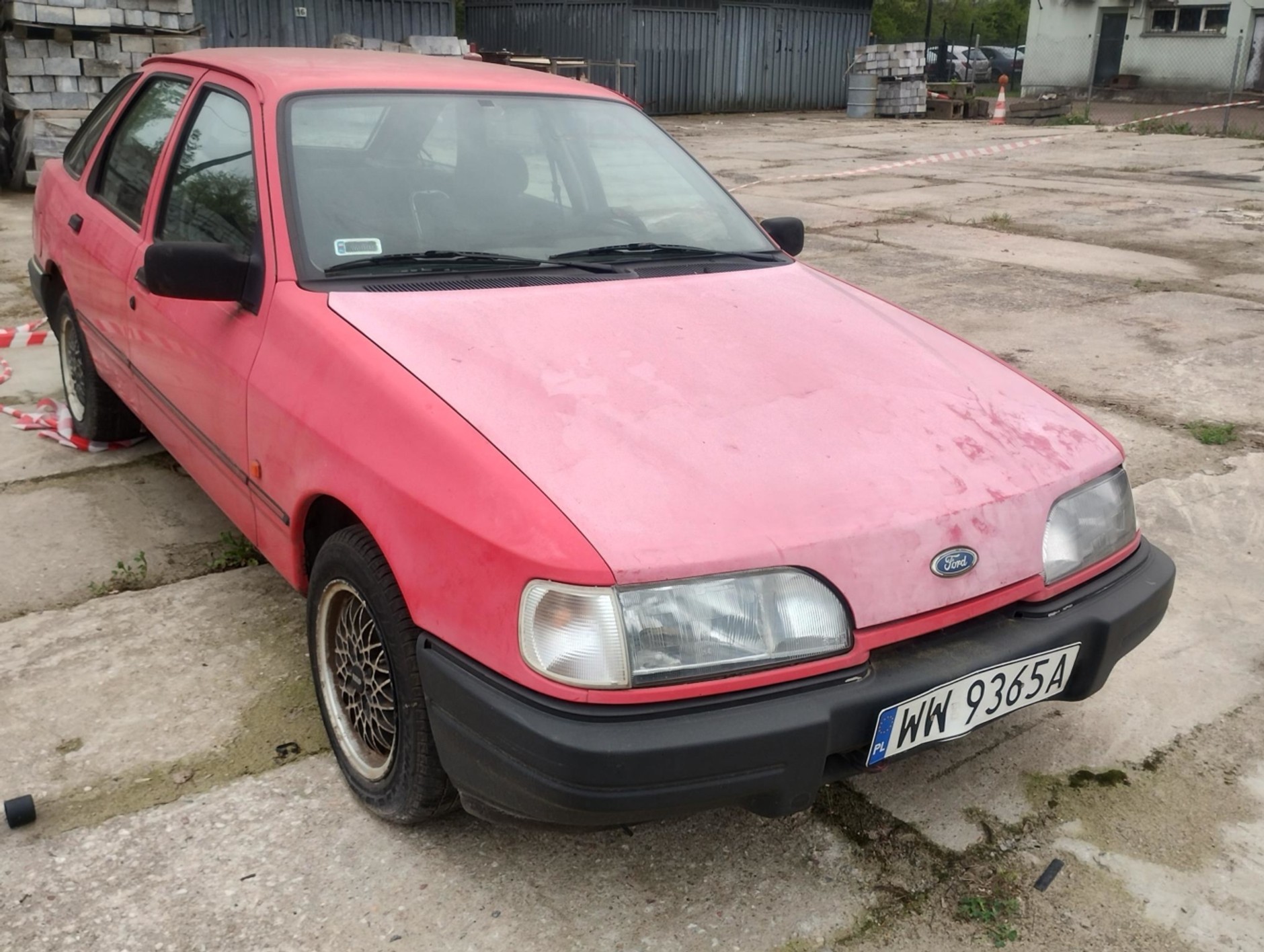 Porzucone samochody oferowane na sprzedaż przez ZDM Warszawa