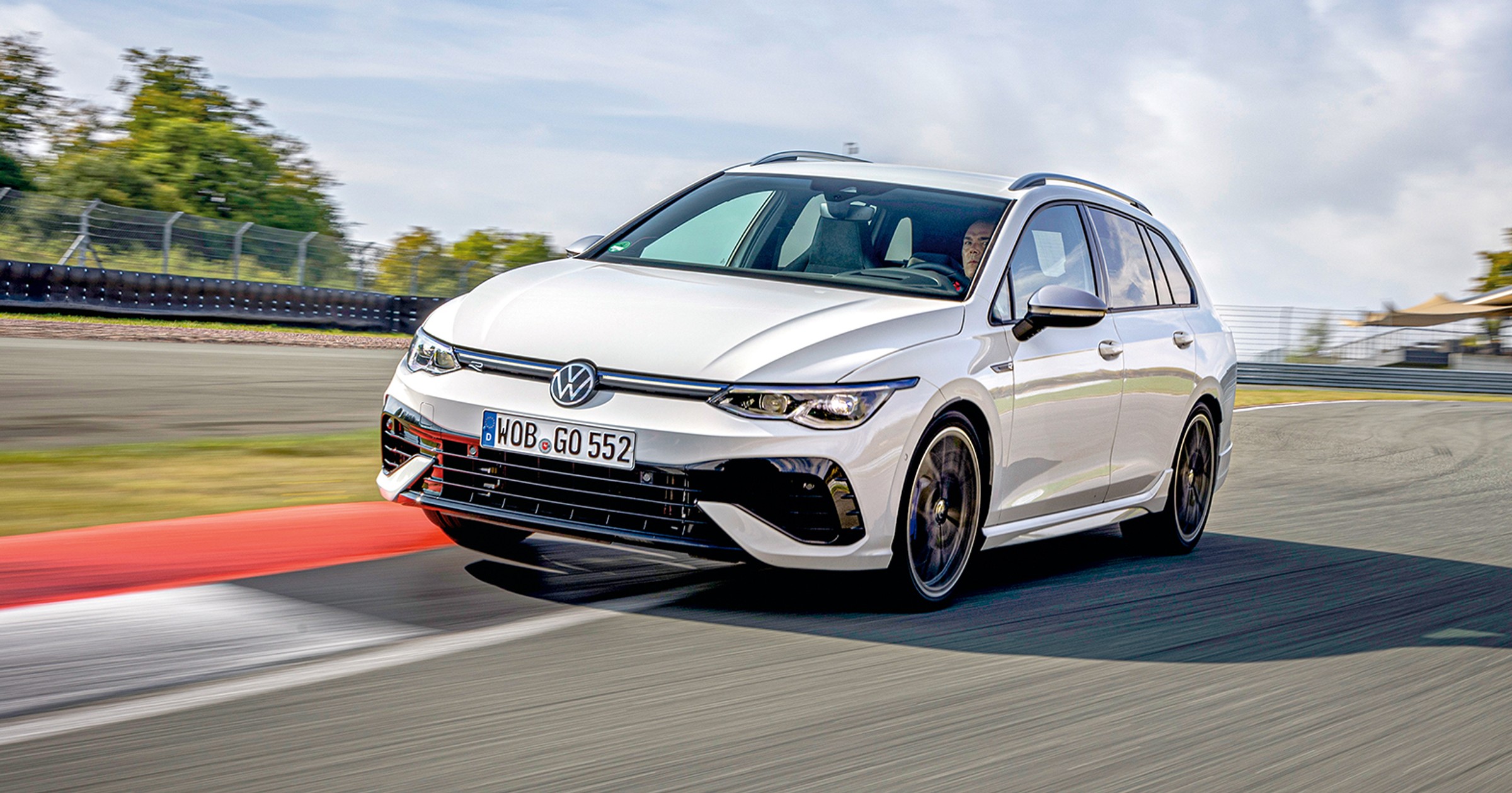 Volkswagen Golf R Variant (2021)