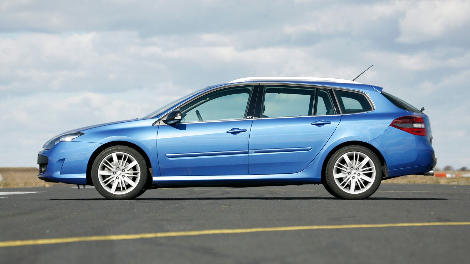 Renault Laguna III (2007-15) - od 23 000 zł