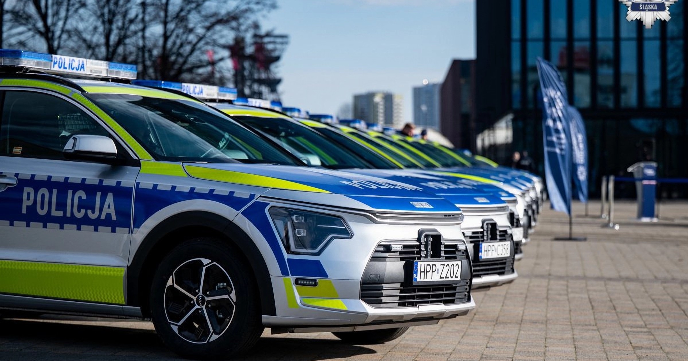 Nowe radiowozy śląskiej policji. To hybrydowe Kie Niro