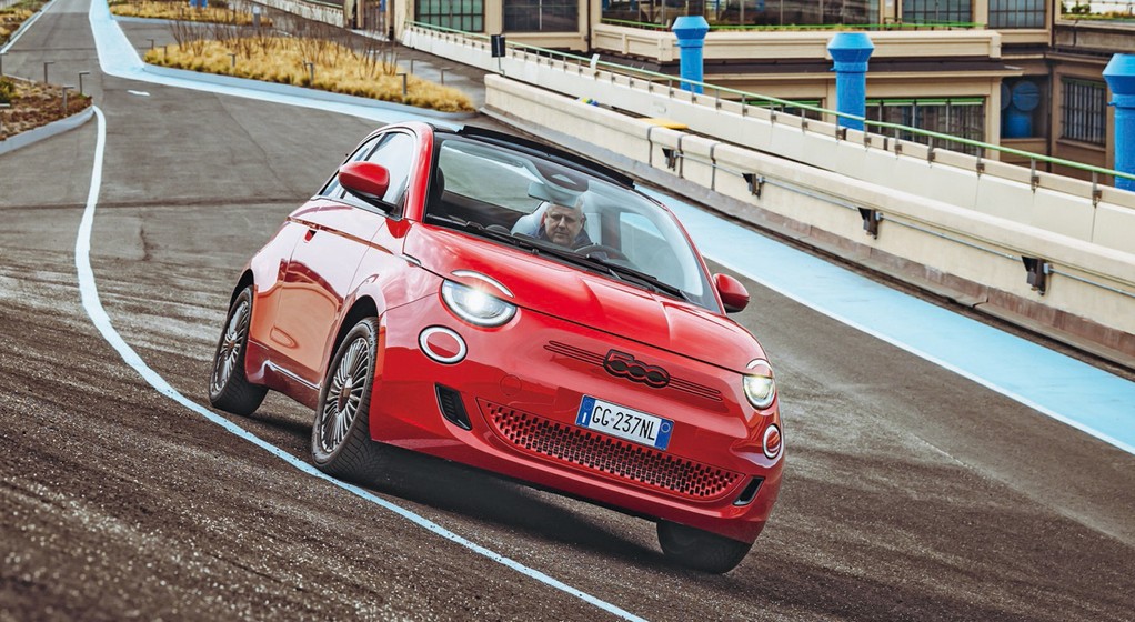 Nowy Fiat 500 Cabrio Red w Lingotto (2022)