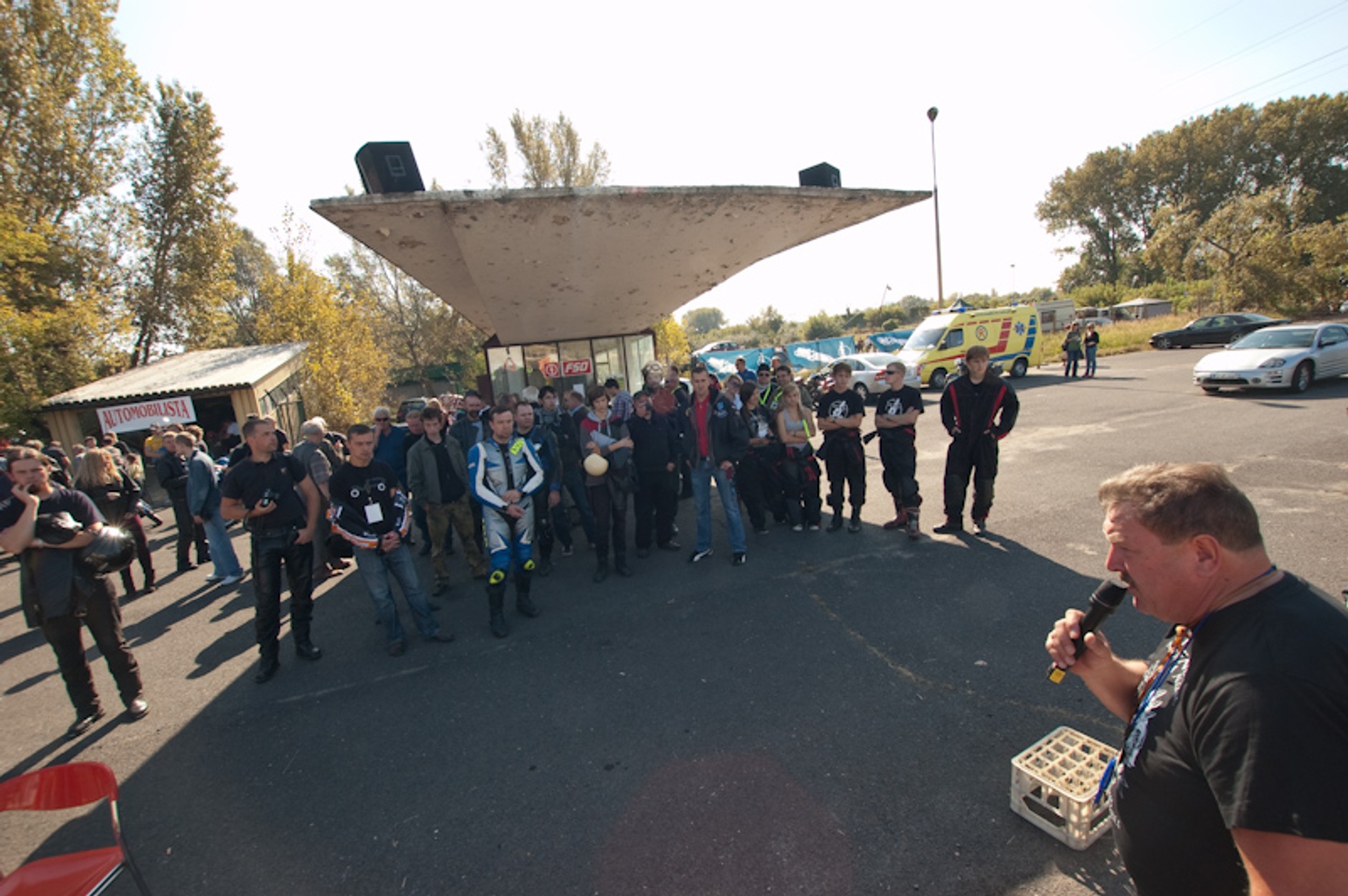 Polskie motocykle i samochody na torze FSO