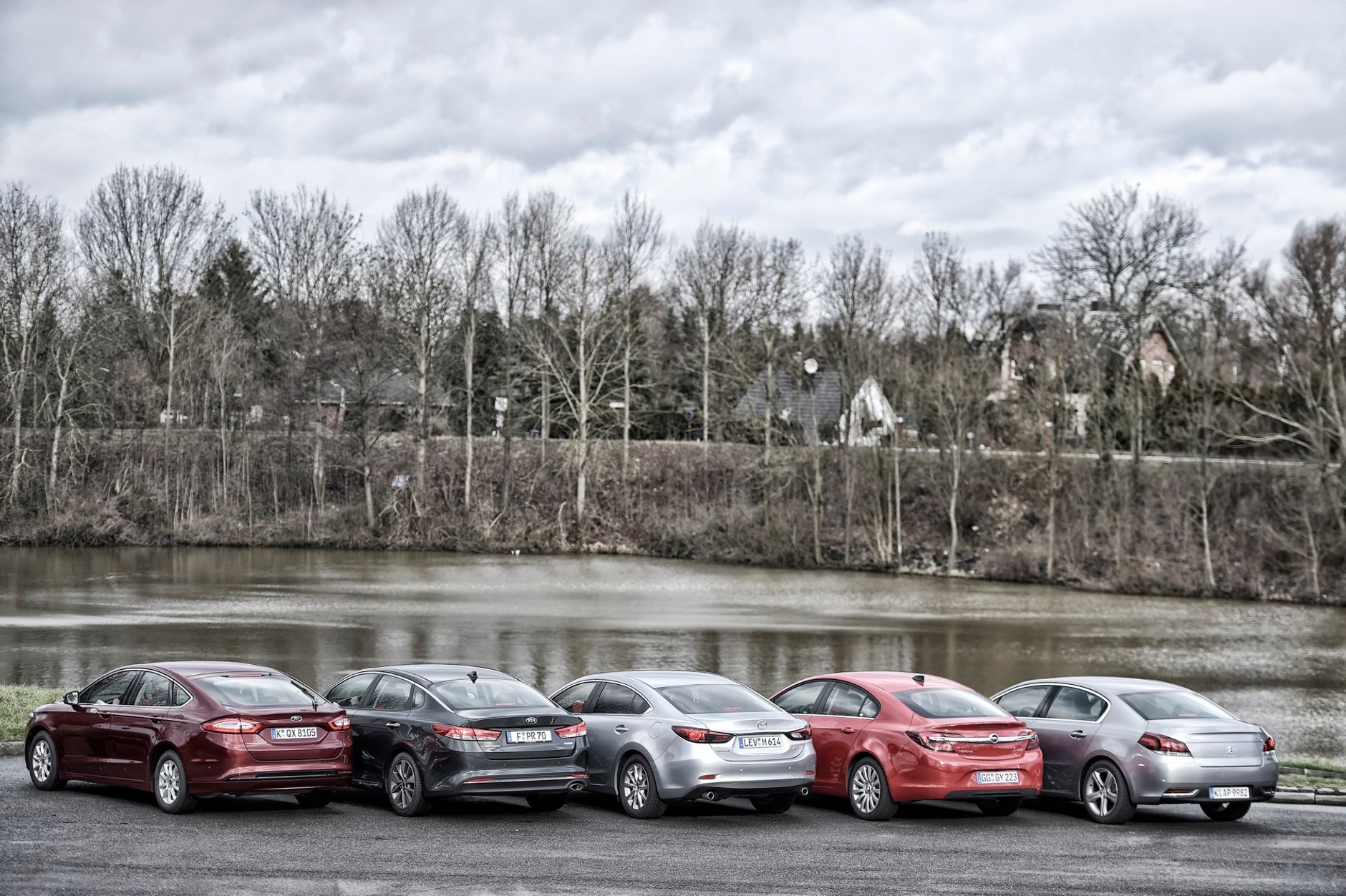 Limuzyny pod lupą - nowa Kia Optima kontra Ford Mondeo, Mazda 6, Opel Insignia i Peugeot 508