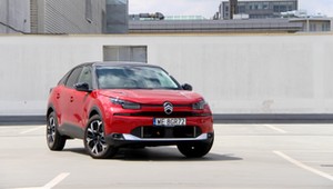Nowy Citroen C4 Hybrid kosztuje od 103 tys. zł. Okazja czy niekoniecznie?