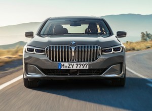 BMW serii 7 po liftingu – nie tylko "nerki" XXL