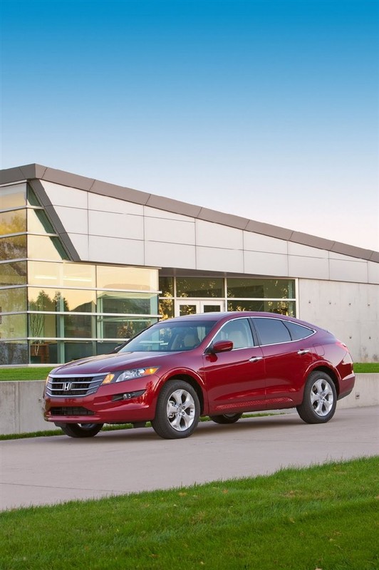 Honda Accord Crosstour - Crossover w amerykańskich salonach