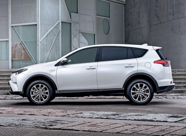 Toyoty Land Cruiser i RAV4 - uwaga na ryzyko pożaru