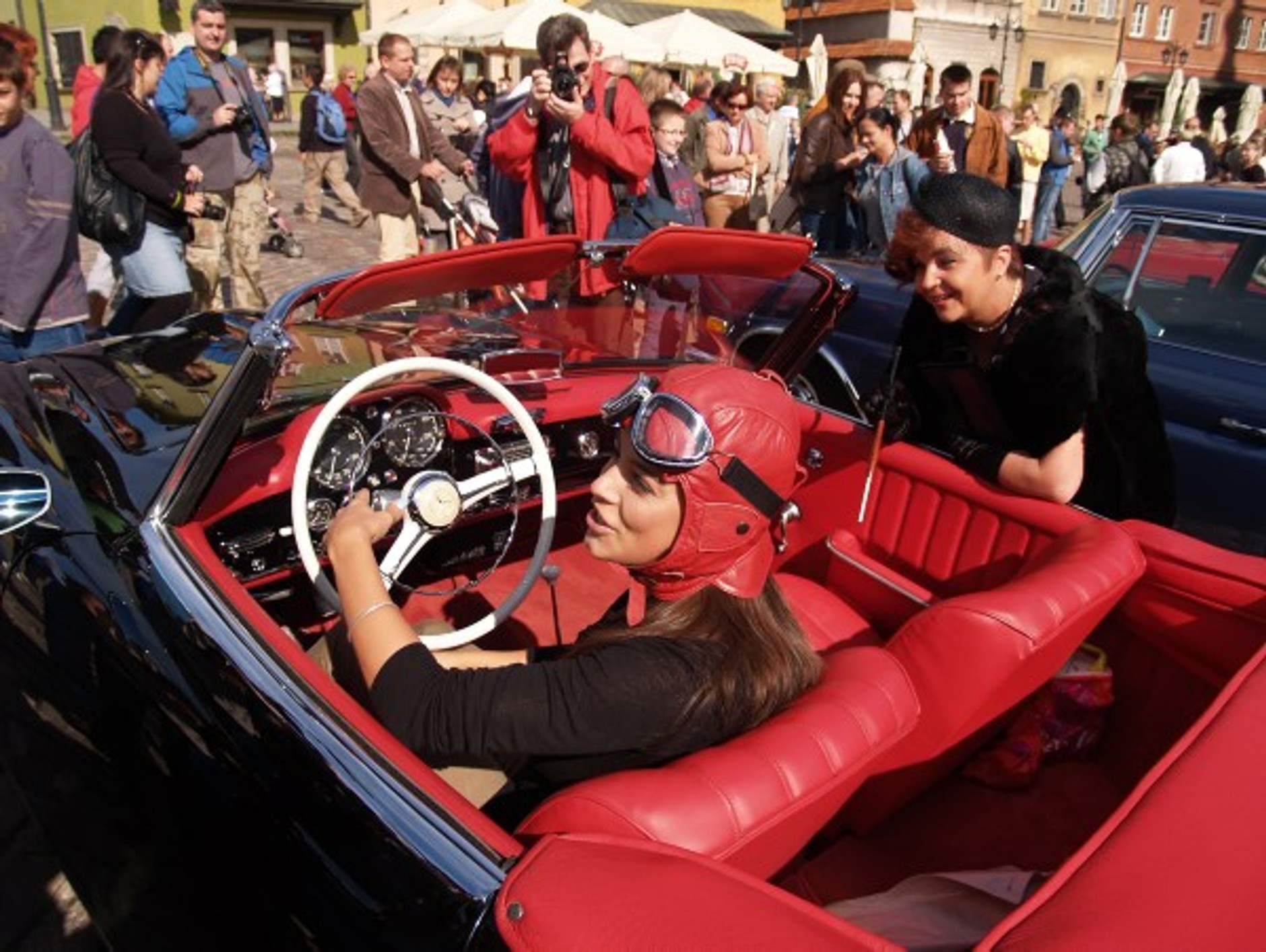 Ania Mucha w Mercedesach