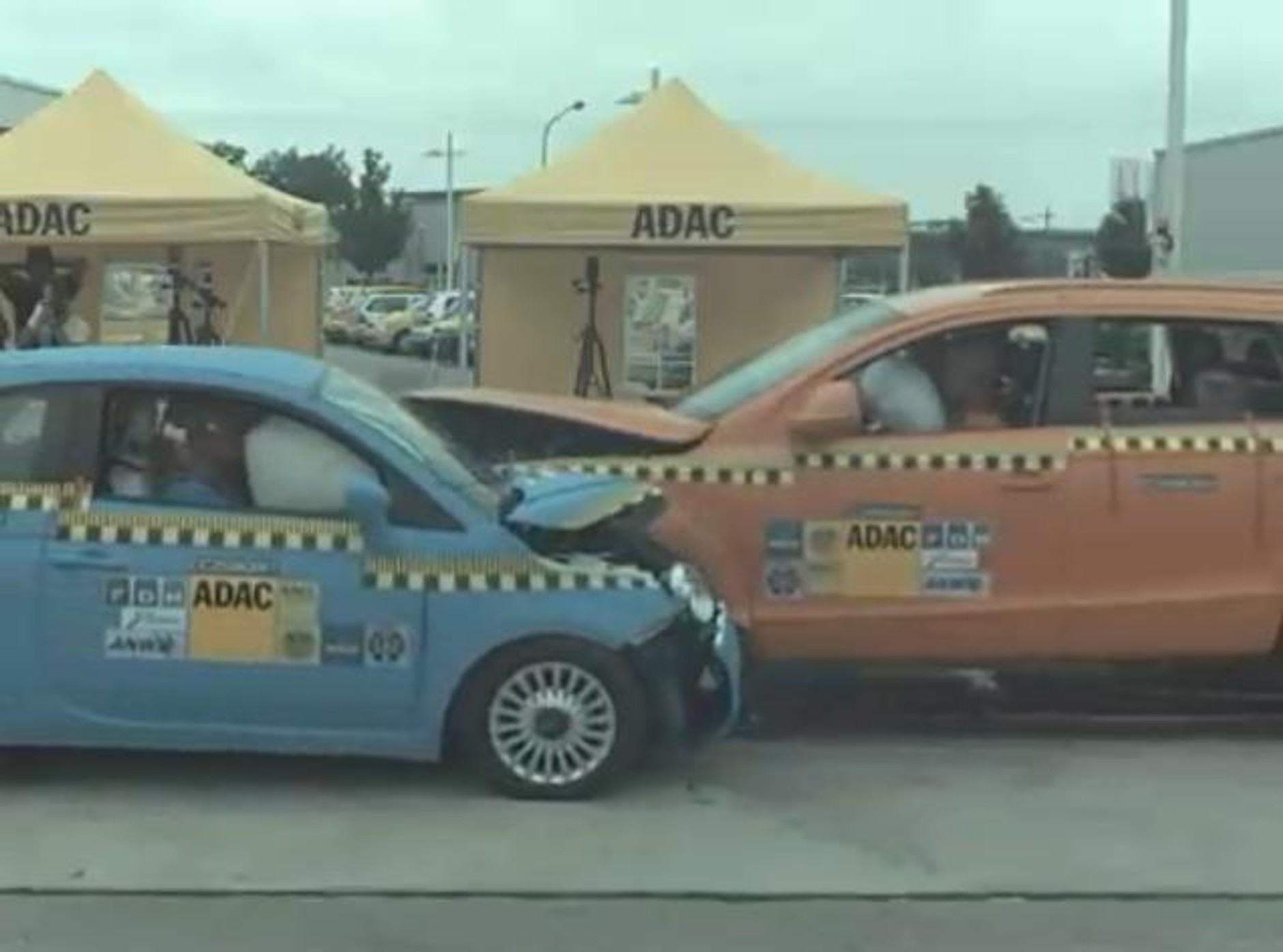 Crash test - mały vs duży