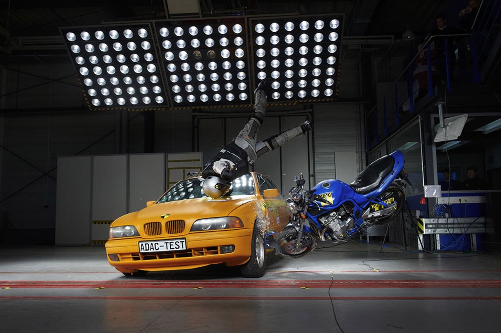 Test poduszek powietrznych dla motocyklistów