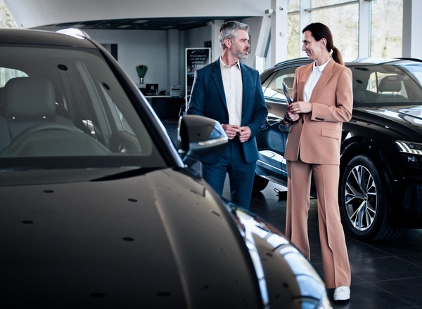 Samochody benzynowe są w odwrocie, diesle też. Inny rodzaj napędu rządzi w Europie