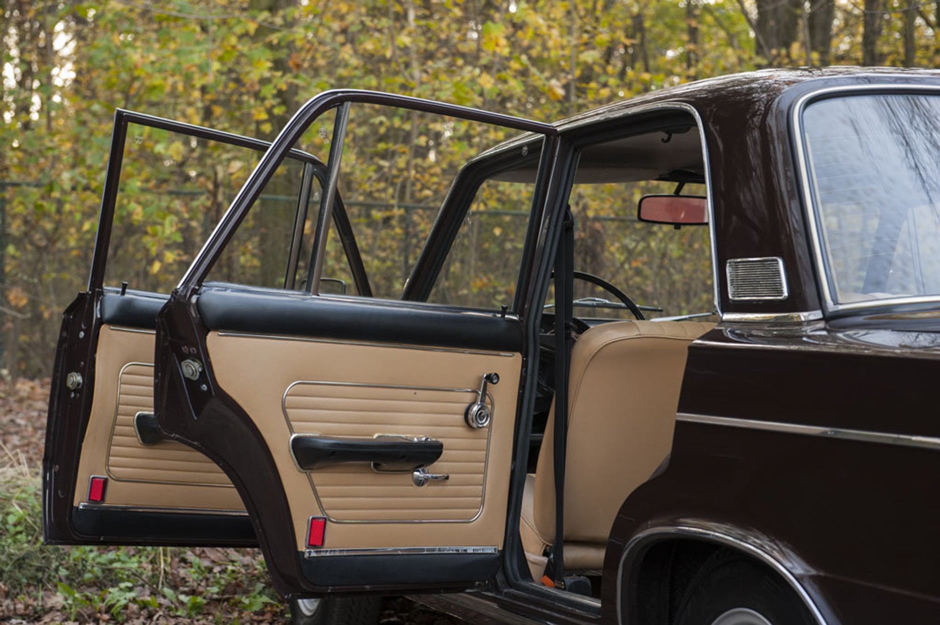 Był lepszy, bo... był gorszy - Polski Fiat 125p kontra Fiat 125 Special