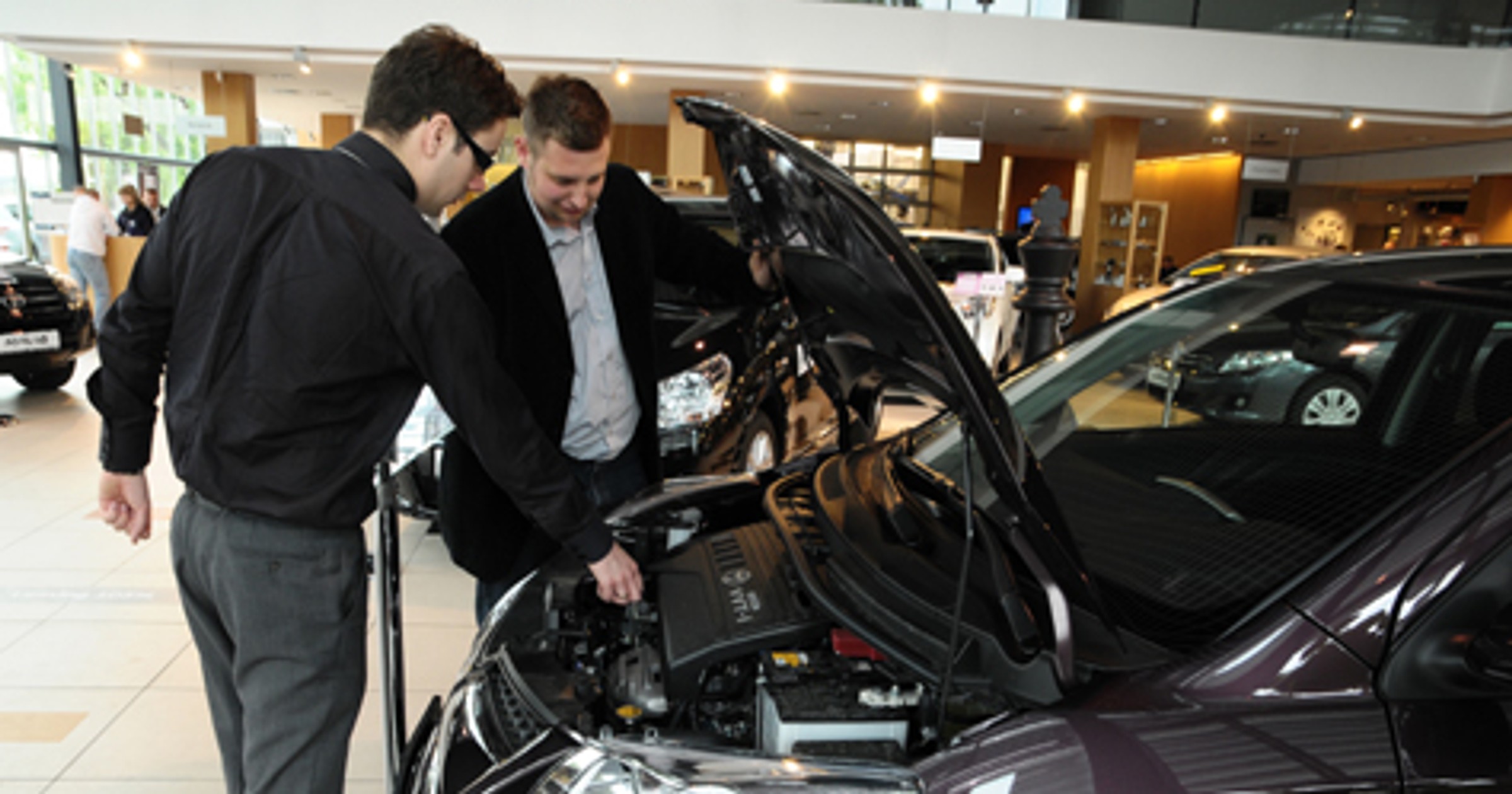 Wielki test salonów samochodowych: W salonach Toyoty obsługują najlepiej