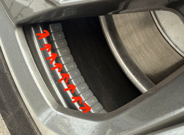 Koła wyważone, a kierownica i tak się trzęsie. Co mogło pójść nie tak?