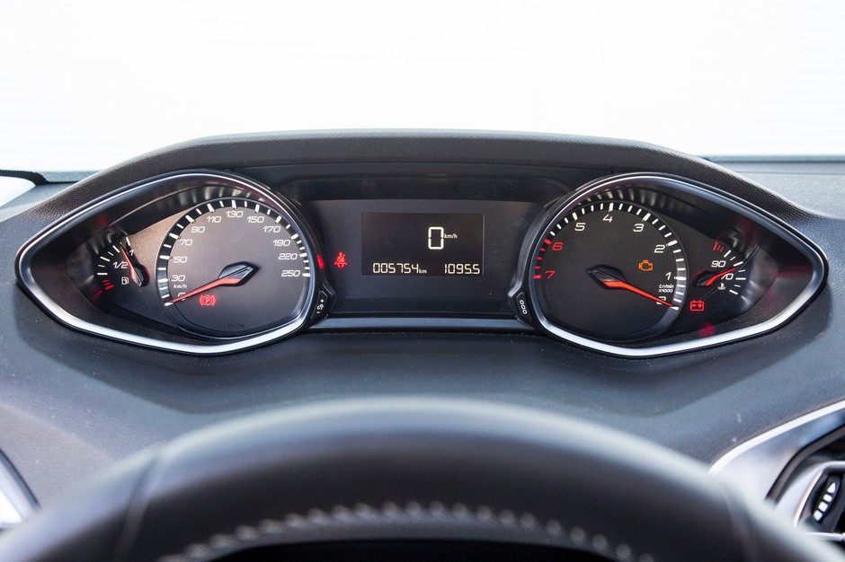 Peugeot 308 1.2 PureTech - całkiem udane trzy cylindry