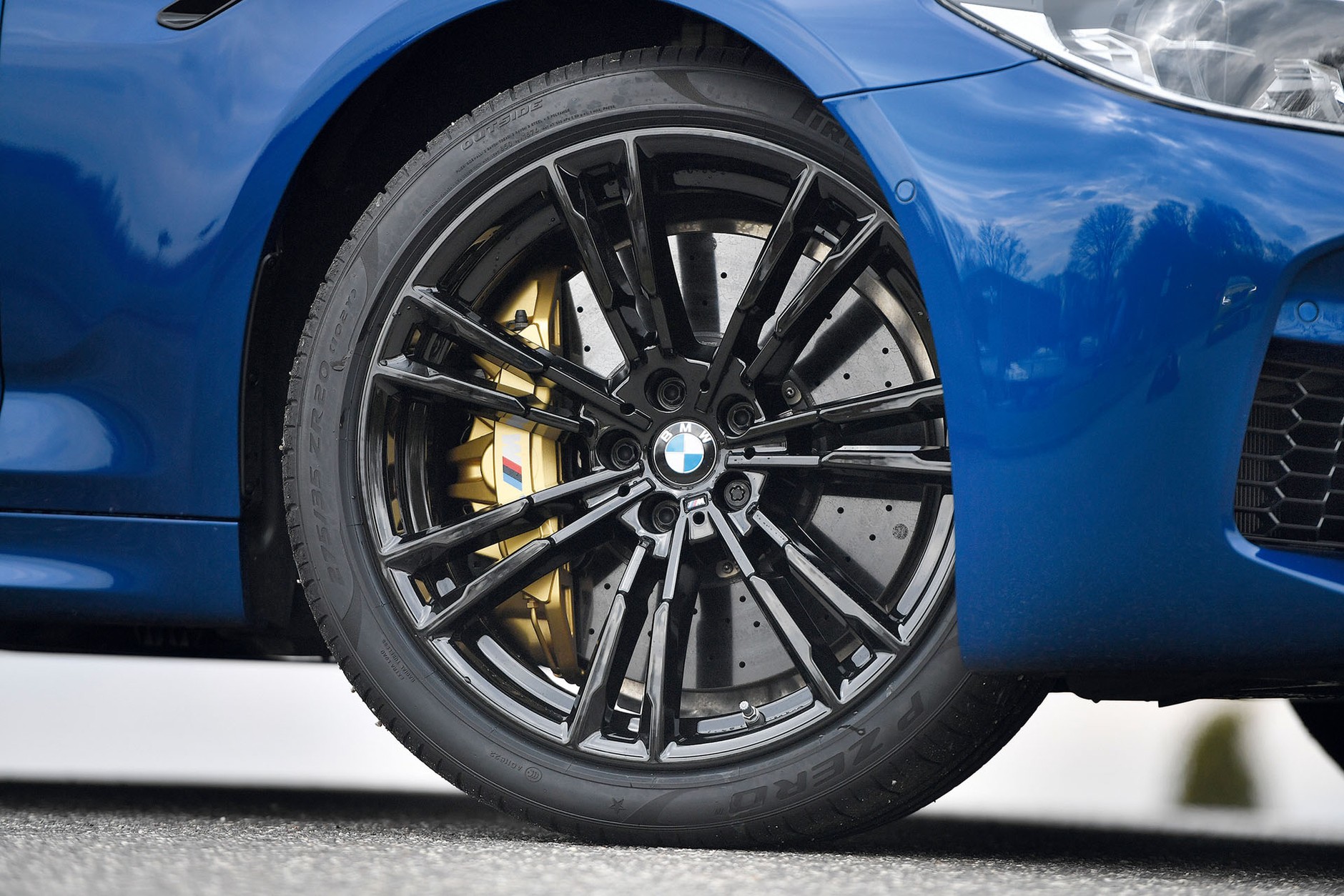 BMW M5 kontra Mercedes-AMG E 63 S+ - pojedynek gigantów