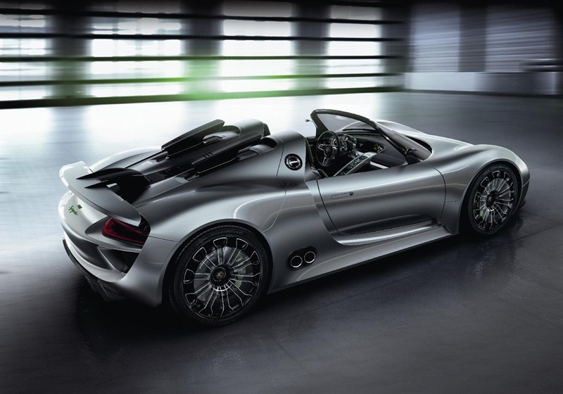 Porsche 918 Spyder ma cztery silniki