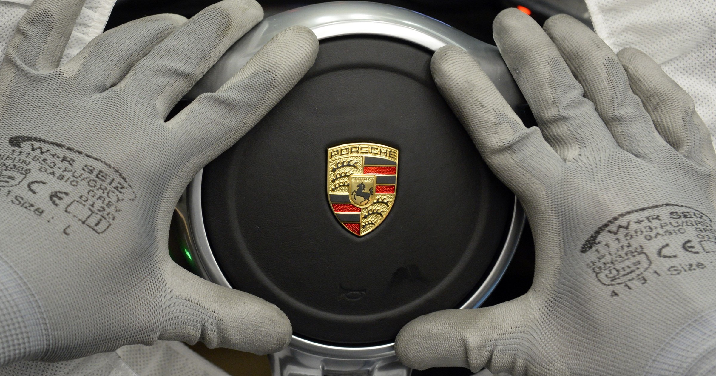 Porsche – transport powietrzny medycznego sprzętu ochronnego