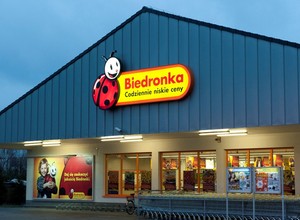 Na parkingach pod Biedronkami jeszcze czegoś takiego nie było