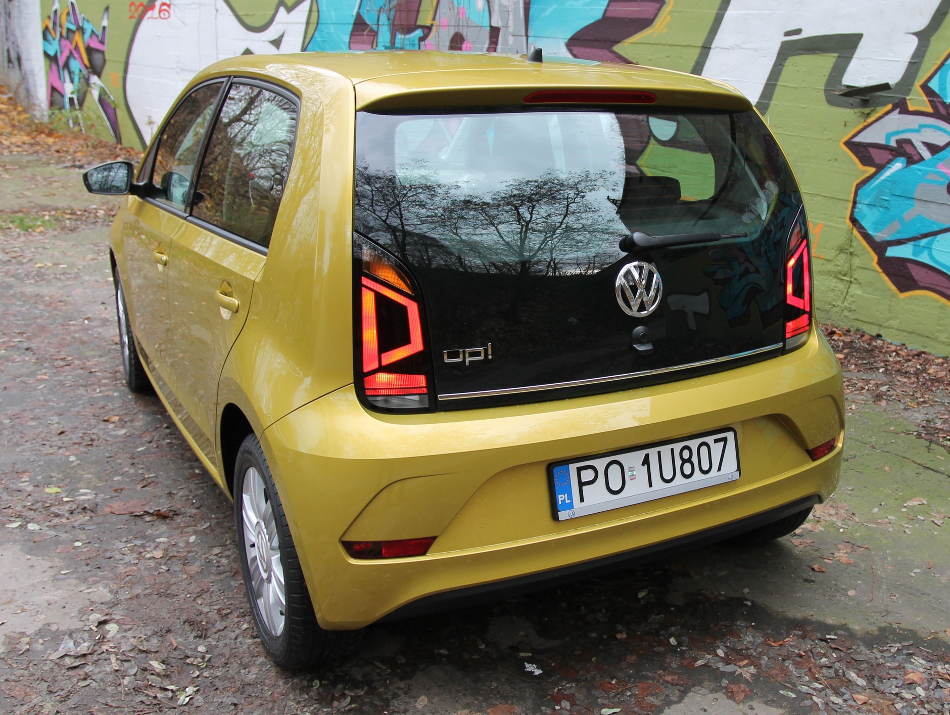 Volkswagen high up!1.0 MPI 75 KM wersja 5-drzwiowa