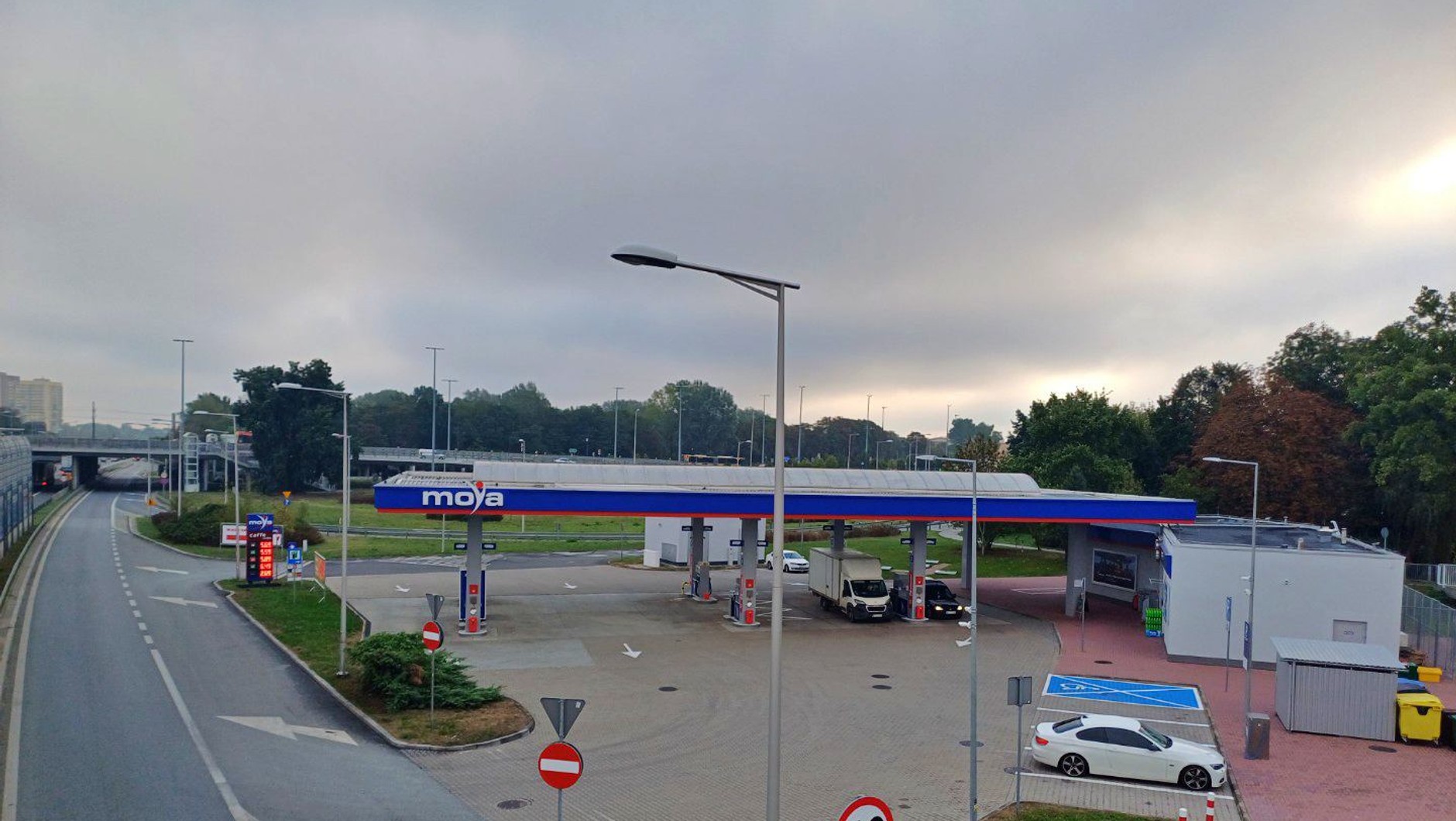 Nowa stacja paliw sieci Moya w Warszawie