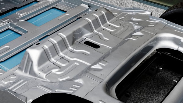 Ugaszenie elektryka nie będzie trwało dłużej niż auta spalinowego. Renault udostępnia patenty