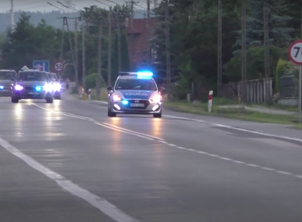 Szaleńczy przejazd kolumny SOP z prezydentem: polska jazda w „moskiewskim” stylu