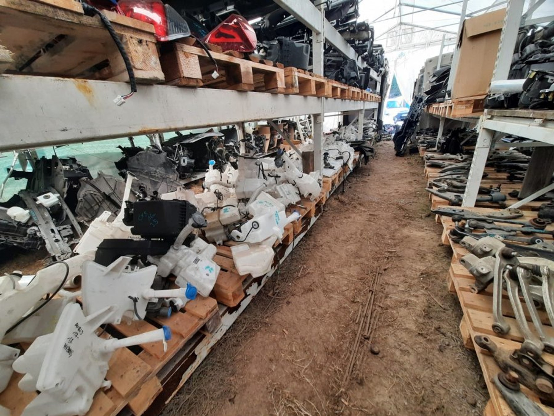 „Dziupla” jak hurtownia motoryzacyjna [Zdjęcia, nagranie]