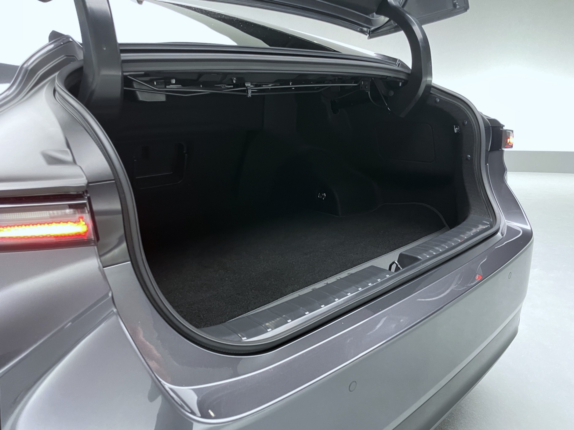 Nowy Lexus ES (2025)