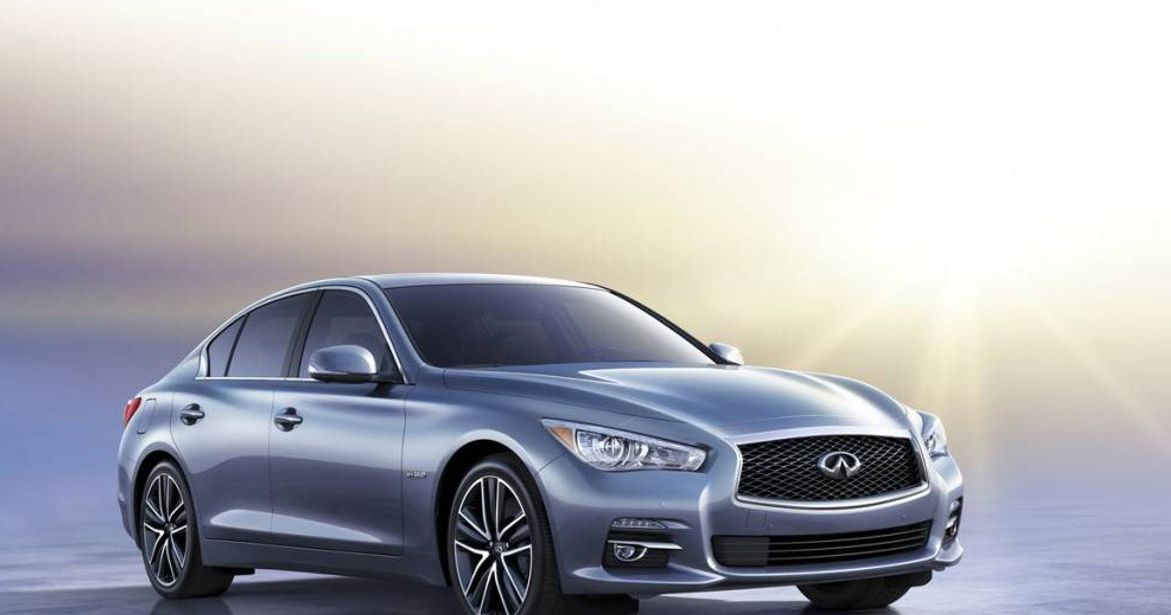Infiniti Q50 w pełnej okazałości