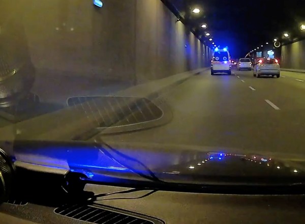 Jechał na sygnałach, by wymienić klocki hamulcowe...