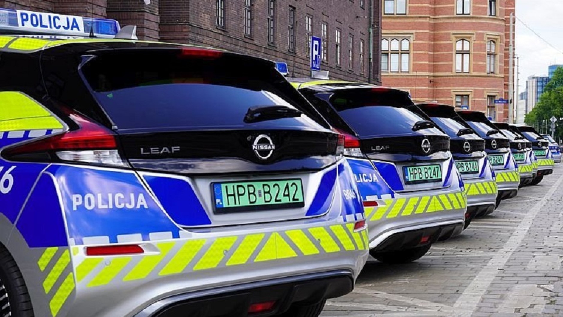 150-konne Nissany zasiliły flotę dolnośląskiej policji