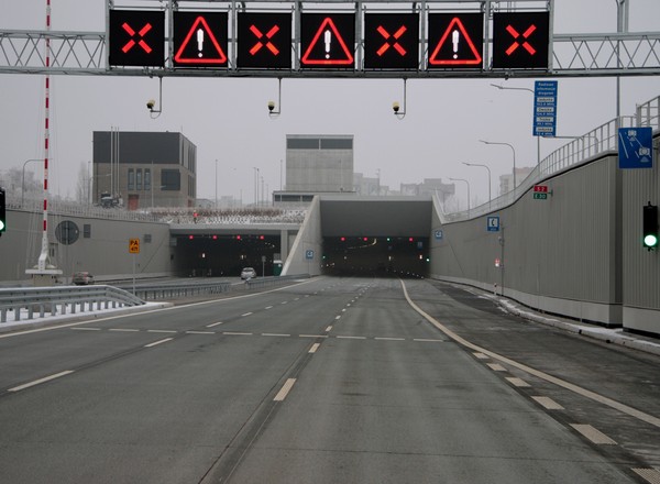 Ponad milion aut w miesiąc w nowym tunelu S2 POW w Warszawie