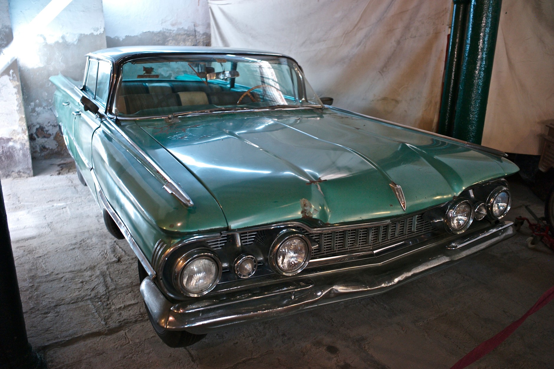 Amerykańskie krążowniki i Peugeot za 260 tys.