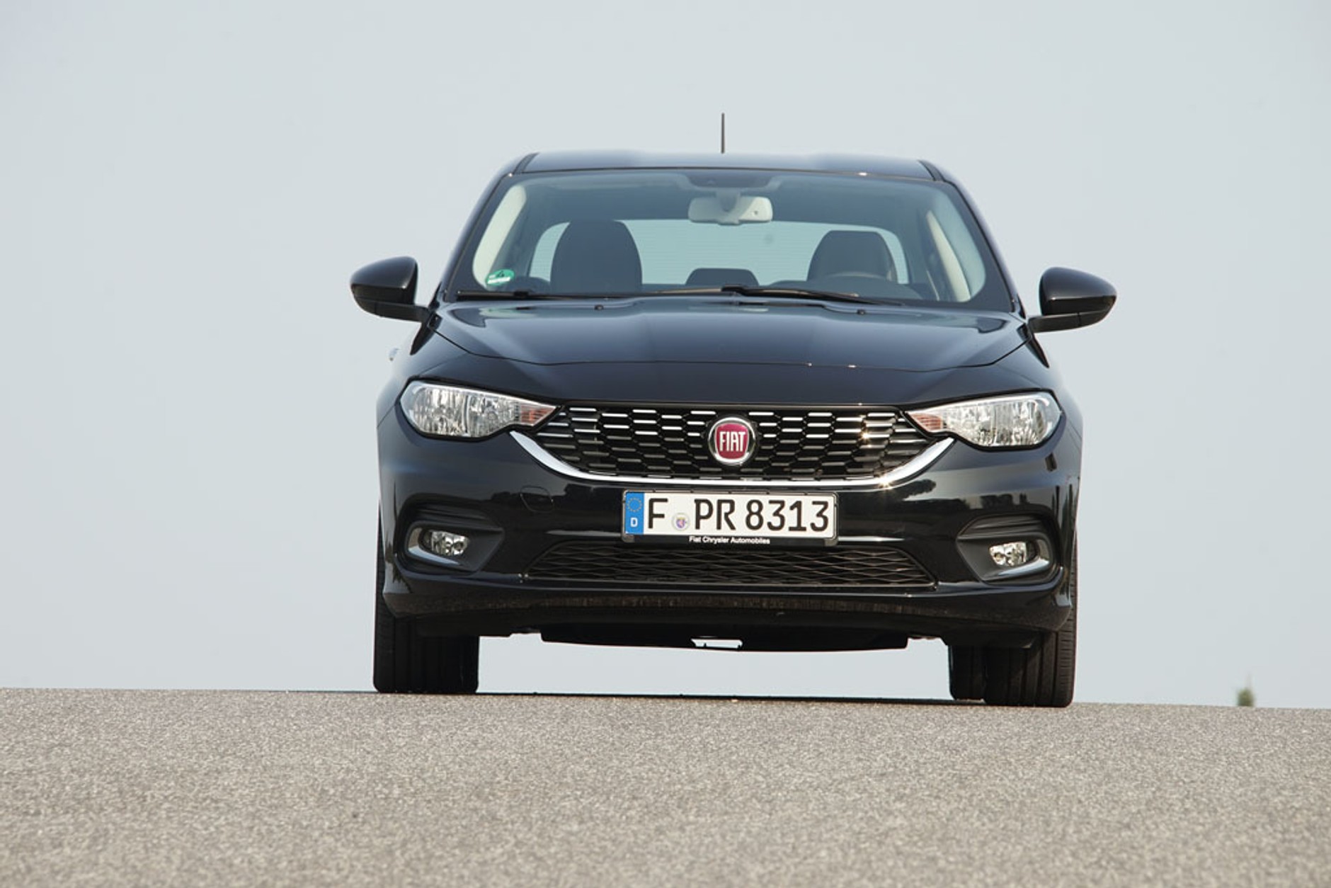 Fiat Tipo kontra Skoda Rapid - co oferują topowe wersje?