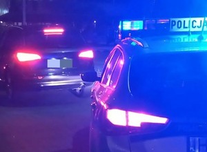 Młodzi kierowcy "strzelali" z rur. Policjanci musieli użyć sonometru