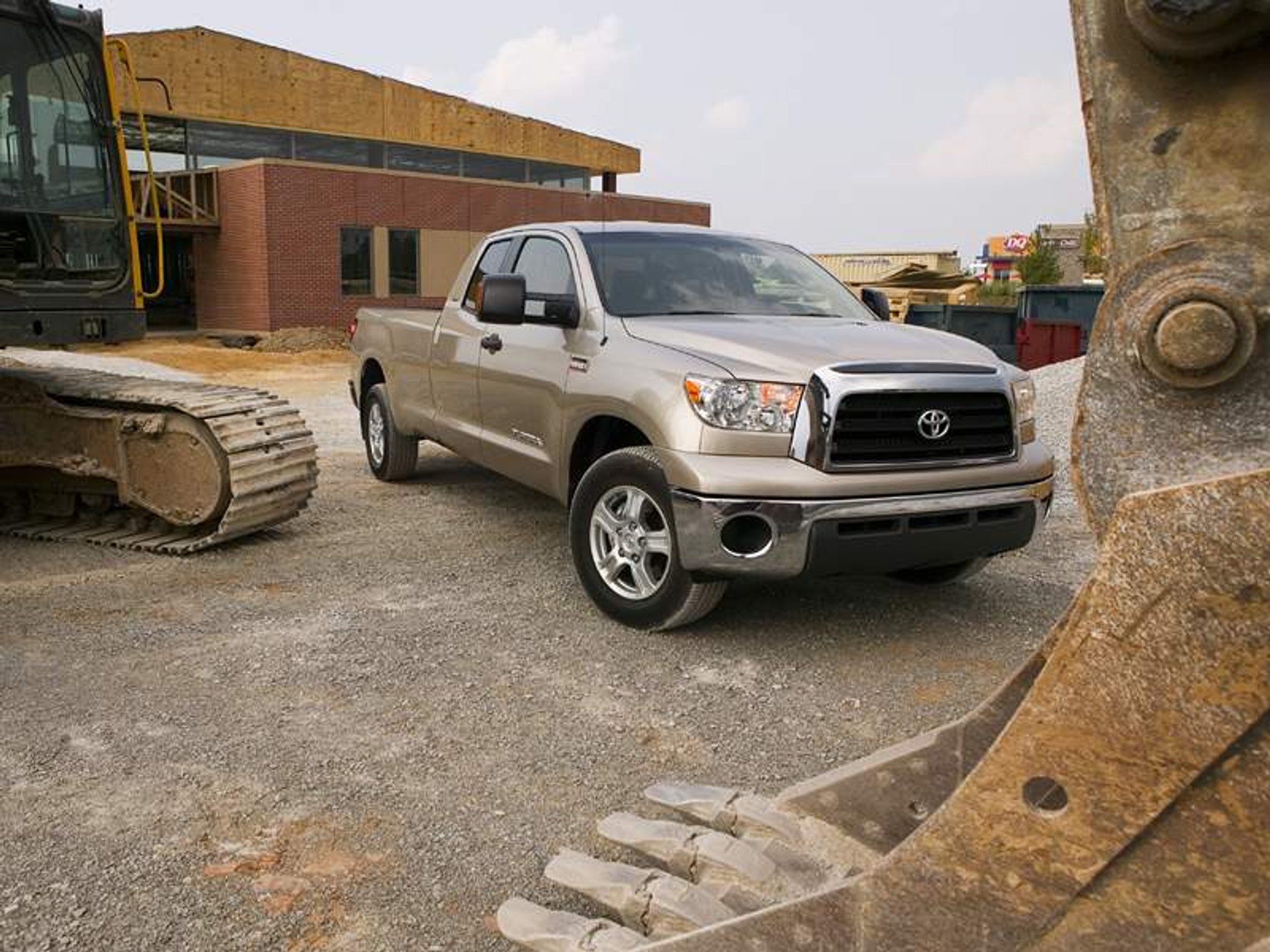 Toyota Tundra Long Bed: na jelenie i do pracy