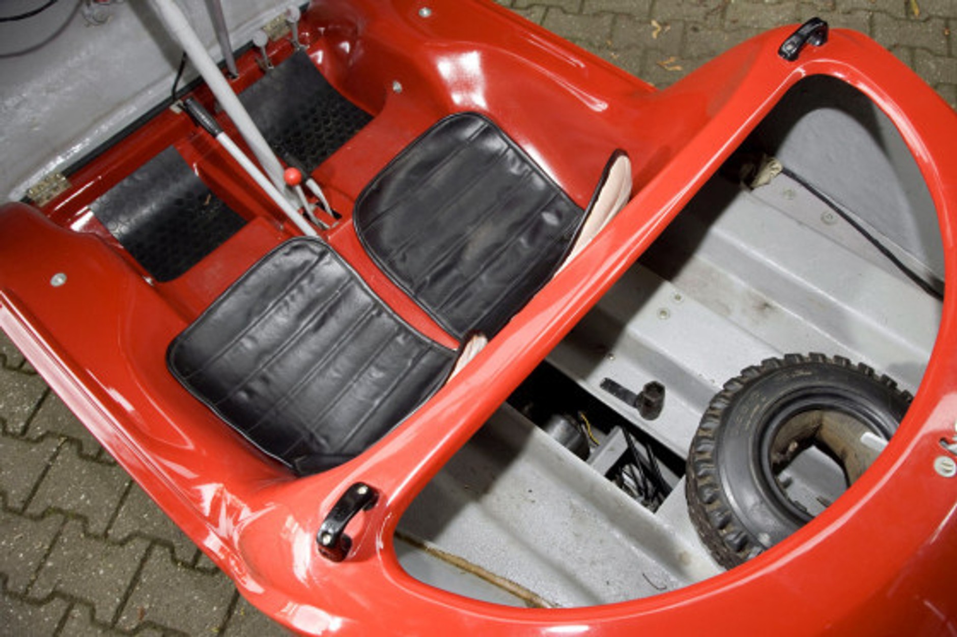 Najmniejsze samochody świata - Peel P50 i Peel Trident