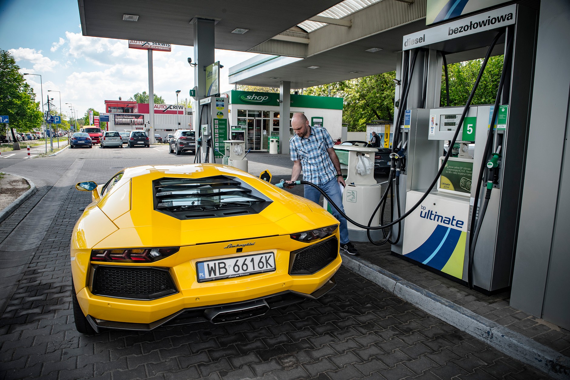 Lamborghini Aventador Coupe vs. Porsche 911 Tubo Cabrio