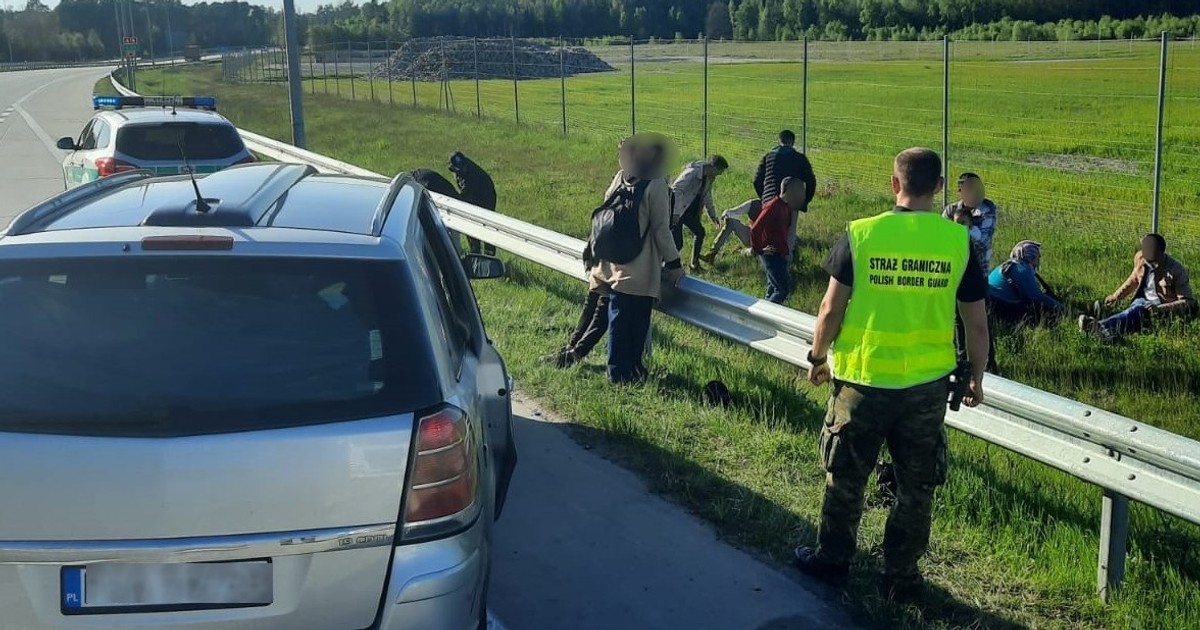 Oplem Zafirą przewoził kilkunastu cudzoziemców