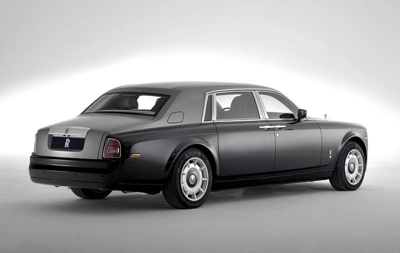 Rolls-Royce: 805 sprzedanych samochodów. Mały Rolls potwierdzony!